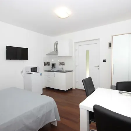Natasa Apartment *